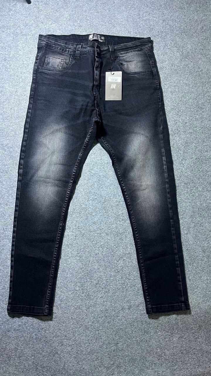 Calça jeans preta skinny